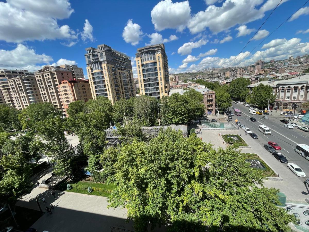 Panorama Apartments Erevan Esterno foto